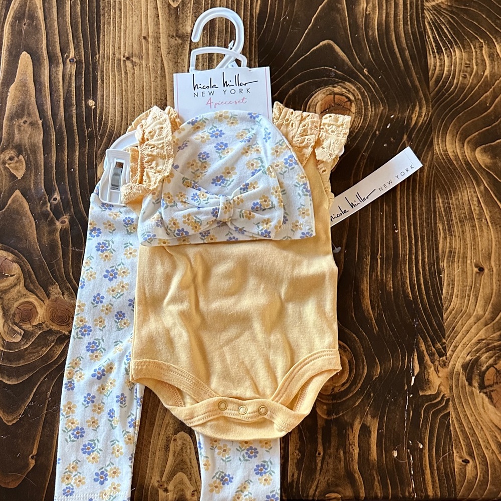 Nicole Miller Yellow and White Floral Baby Bib Set